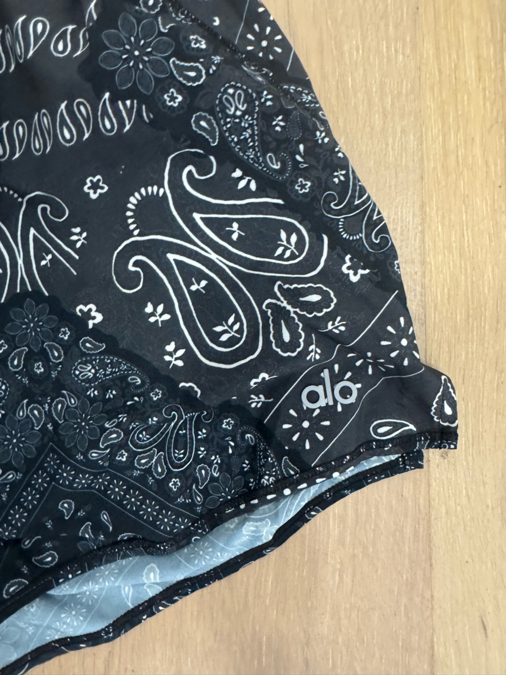 ALO Yoga Black Bandana Print Women’s Shorts - Picture 2 of 4